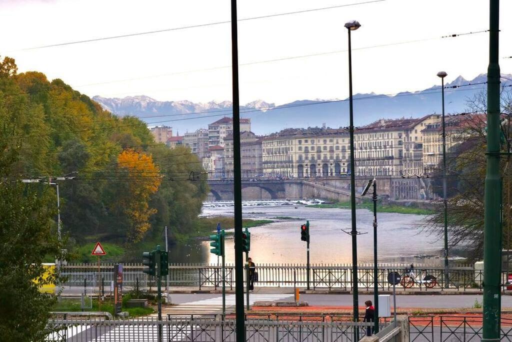 Appartamento Centro - Vista Piazza Vittorio / Wi-Fi & Netflix Torino Esterno foto